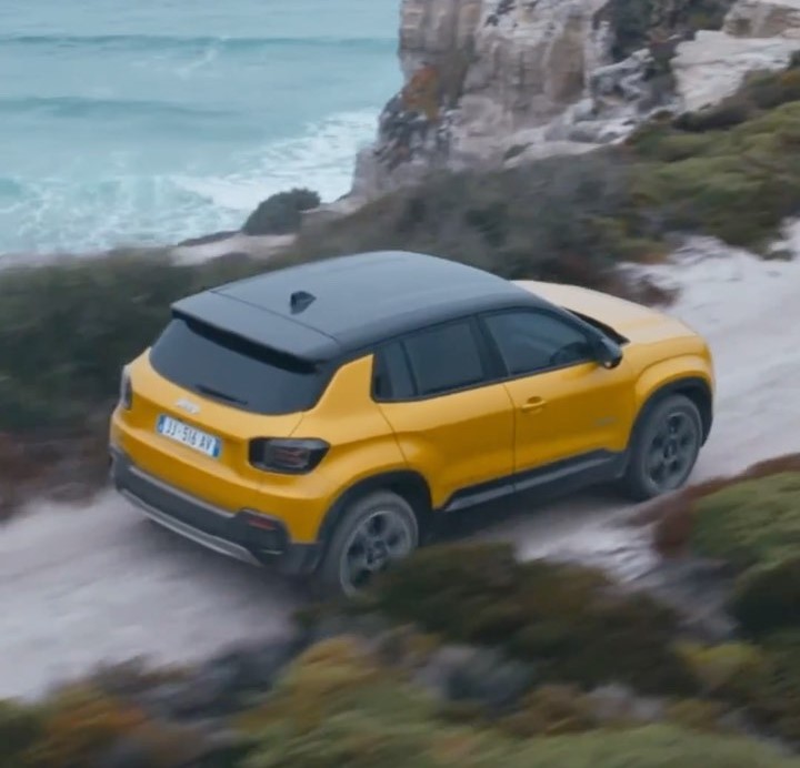 SUV moderne Jeep Avenger disponible dans la concession de Valence