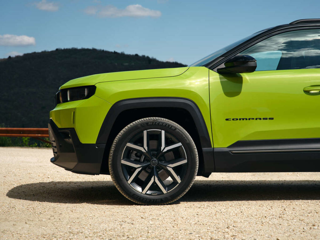 jeep compass 2025 suv de luxe haut de gamme véhicule electrique, voiture hybride range rover jeep valence drome 26000 07000 ardeche 38120