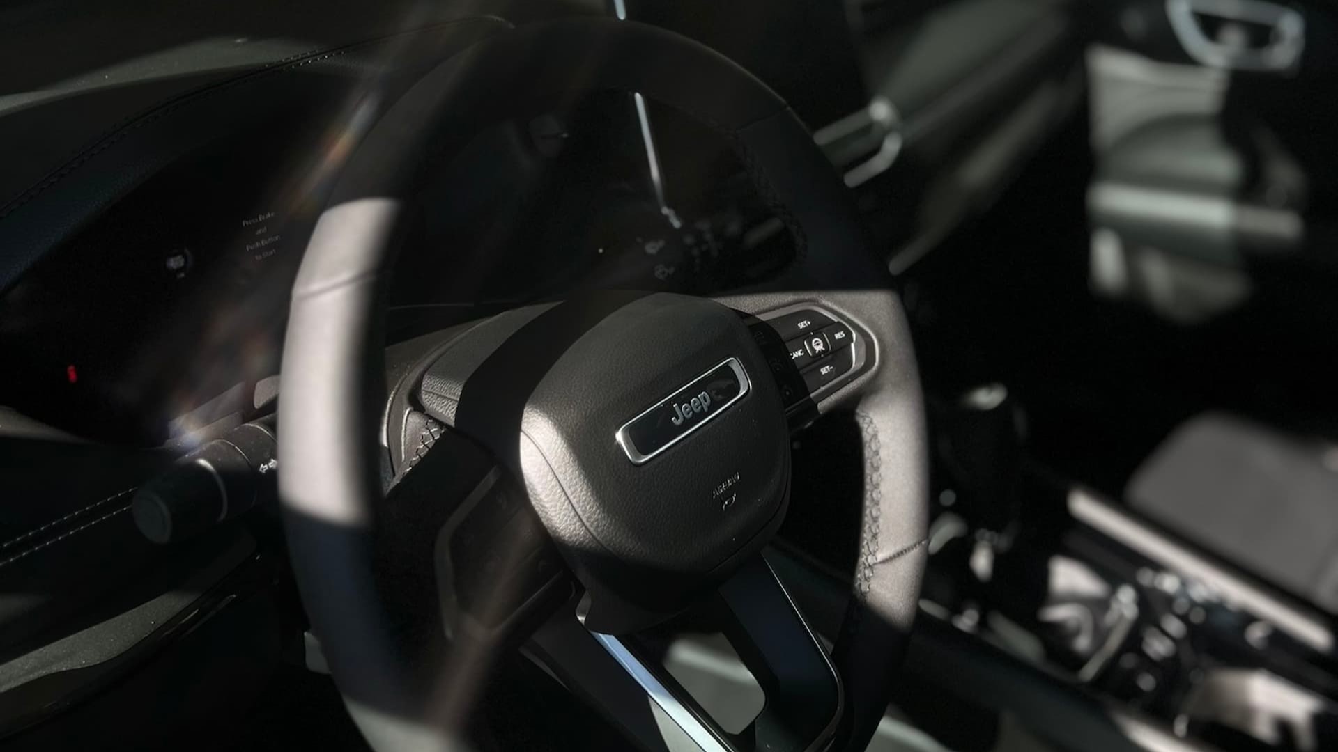 jeep compass exterieur valence interieur volant voiture suv renegade wrangler luxe.jpg