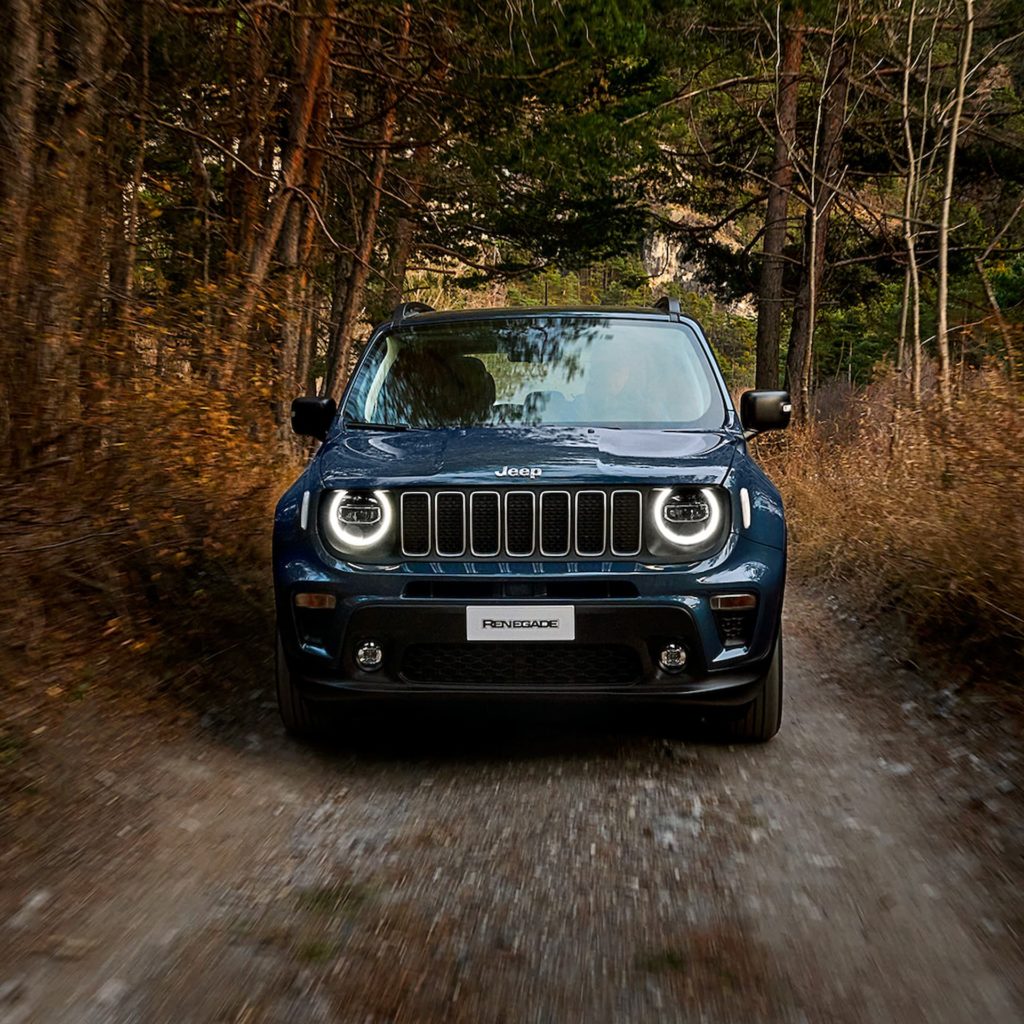 jeep renegade 2025 suv bleu sentier foret valence