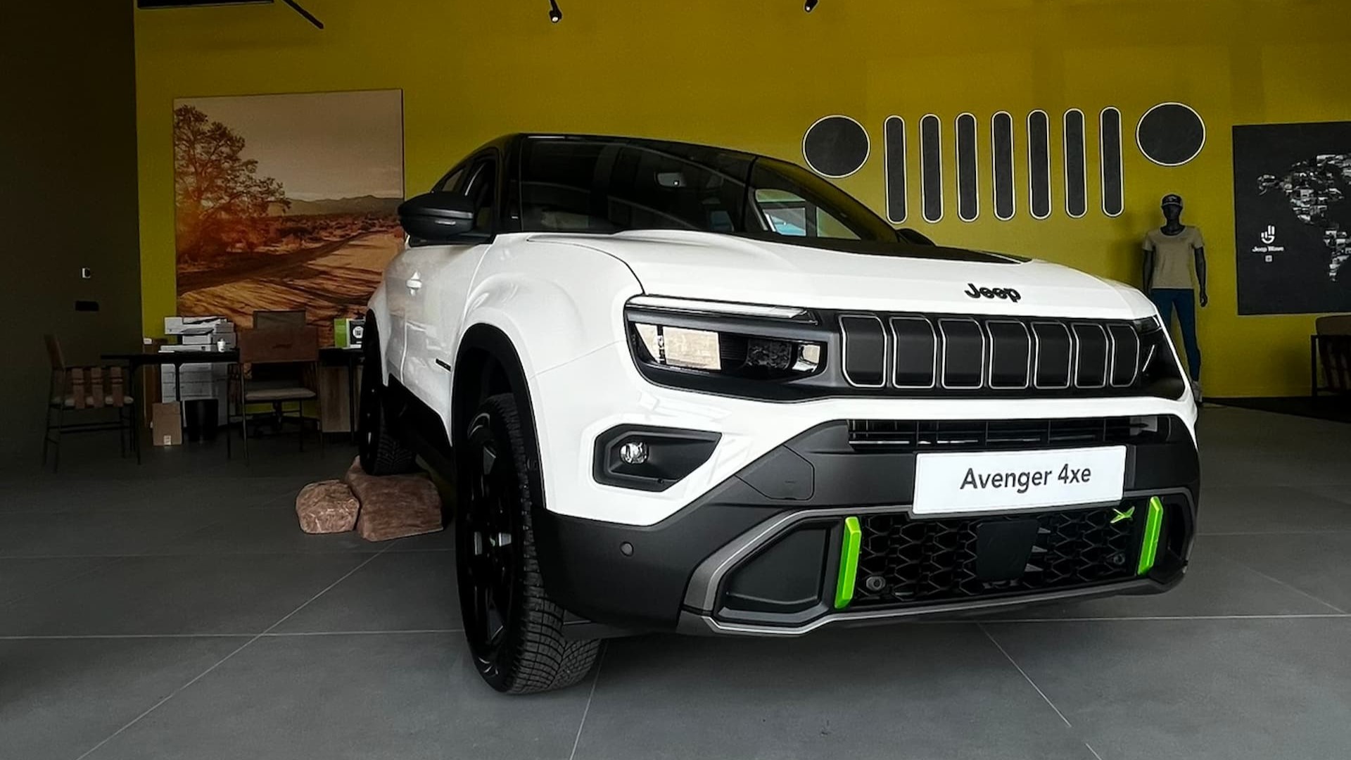 jeep avenger drome 2025 tnf 07000 26000 ardeche exterieur valence.jpg