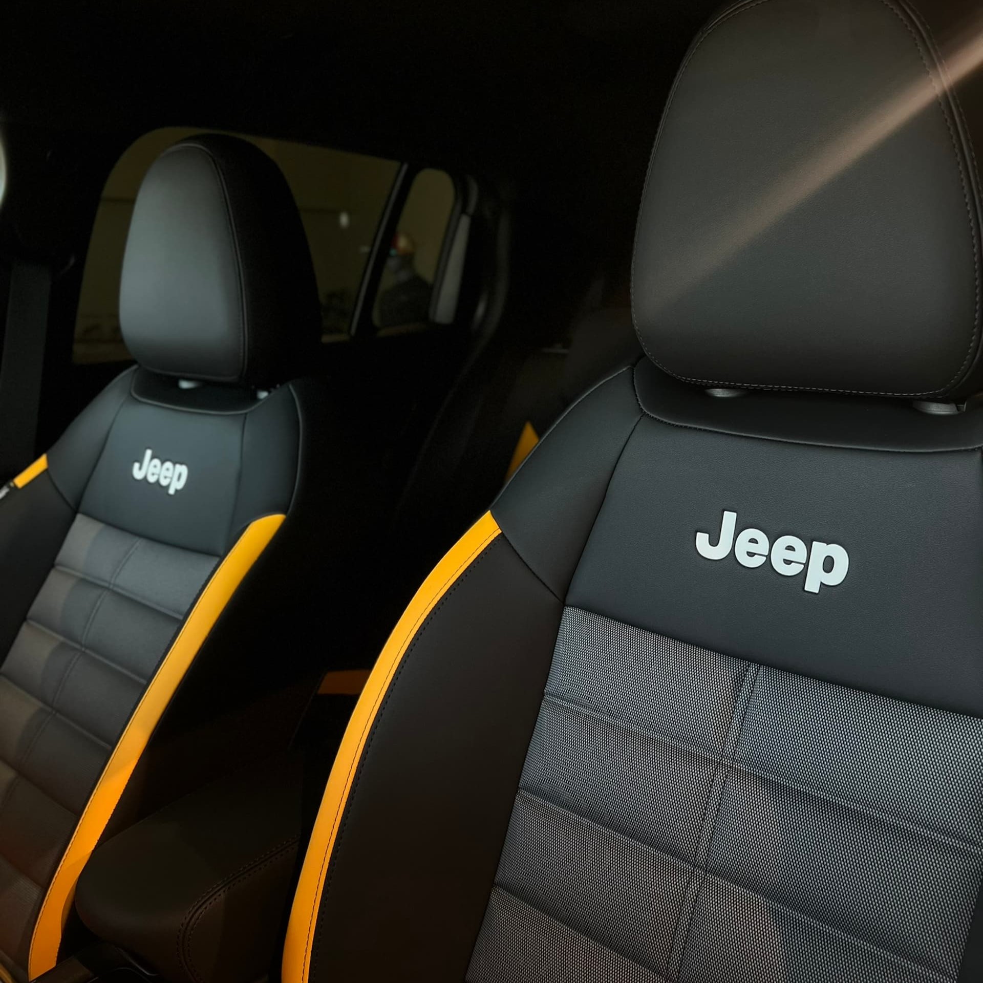 jeep valence drome 26000 montélimar bmw avenger compass renegade audi range rover avenger the north face