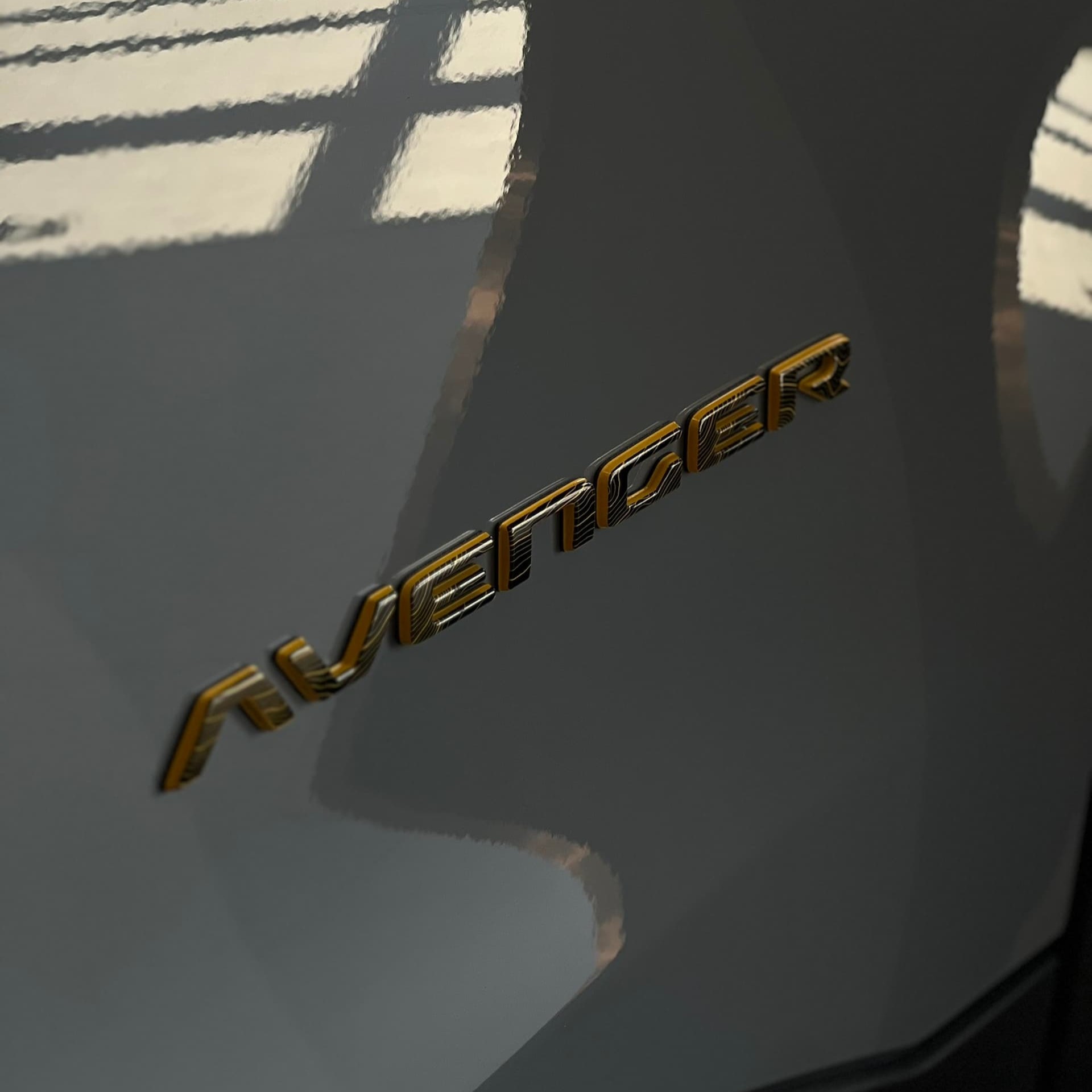 jeep avenger suv electrique thenorthface drome valence 07000 citadine familliale